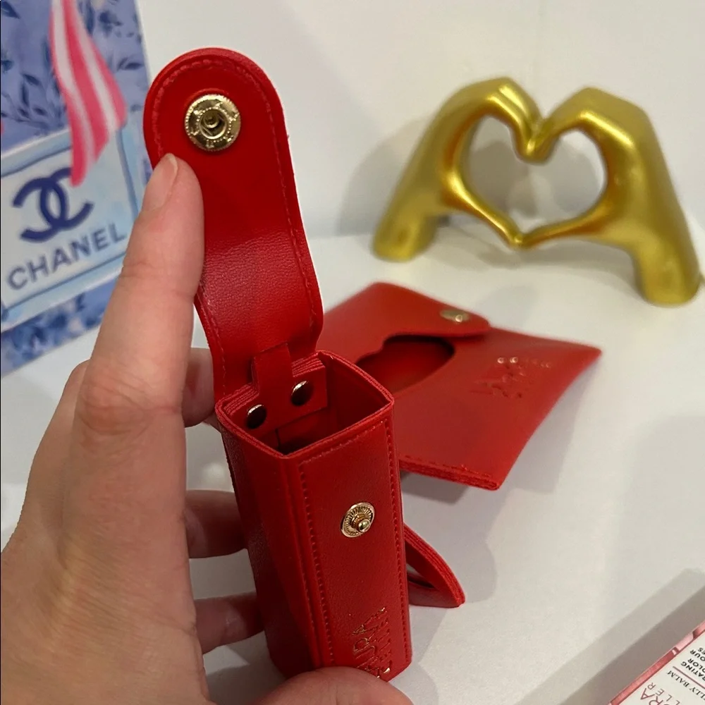 Laura Geller Limited Edition Tint-N-Tissue Lipstick & Tissue Holder Keychain Set - Picture 7 of 9